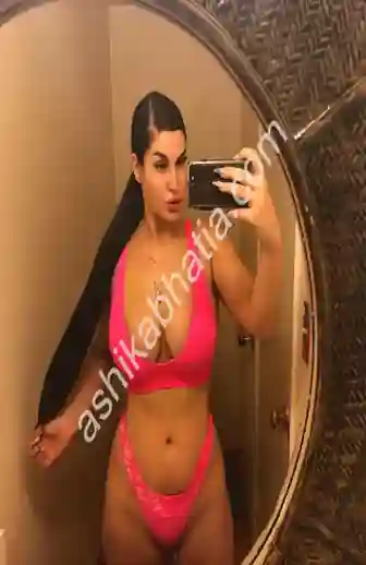 Komal Kaur Escort Service in Delhi